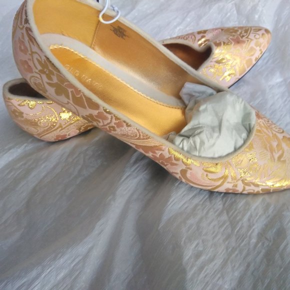 Shoes - Picture 6 of 16